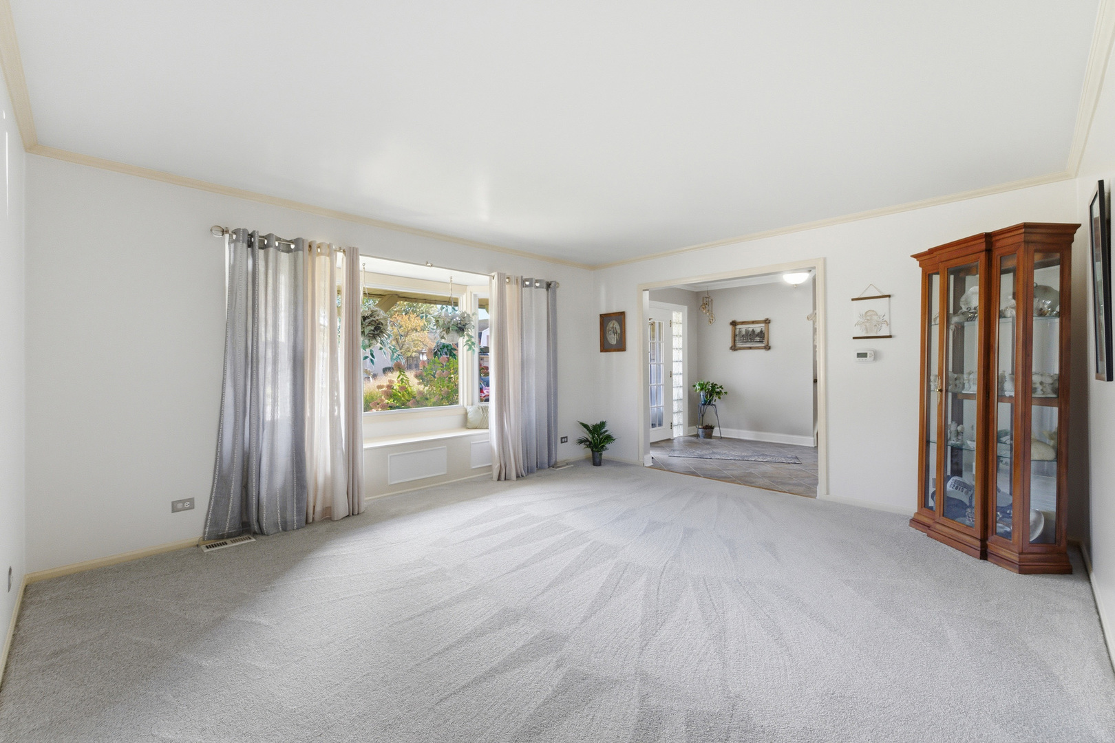 1022 Tennessee Lane, Elk Grove Village, IL 60007