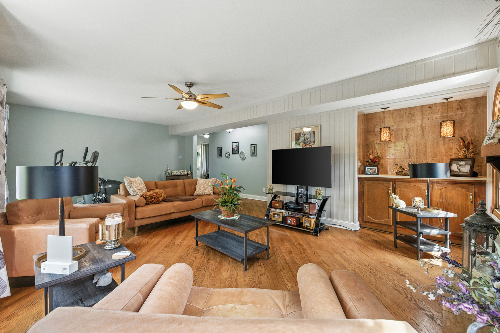 1022 Tennessee Lane, Elk Grove Village, IL 60007