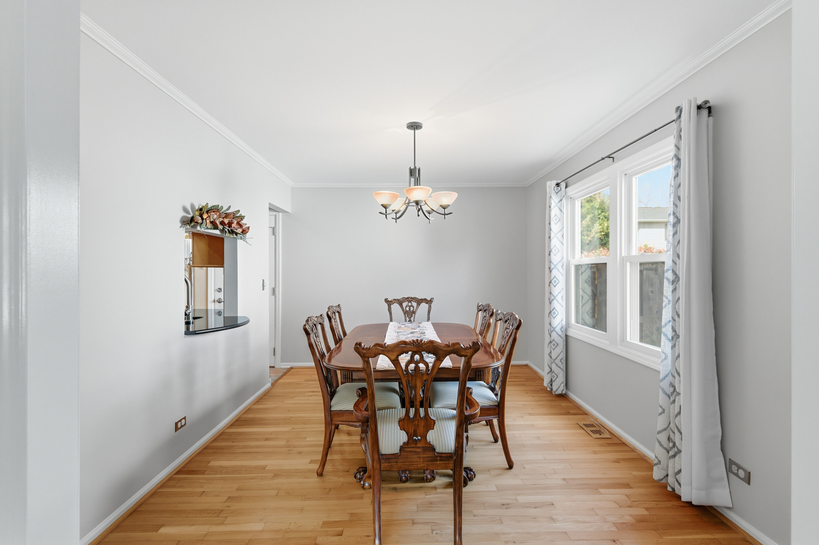 1022 Tennessee Lane, Elk Grove Village, IL 60007