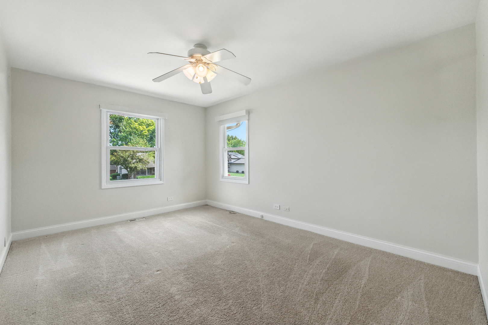 1022 Tennessee Lane, Elk Grove Village, IL 60007