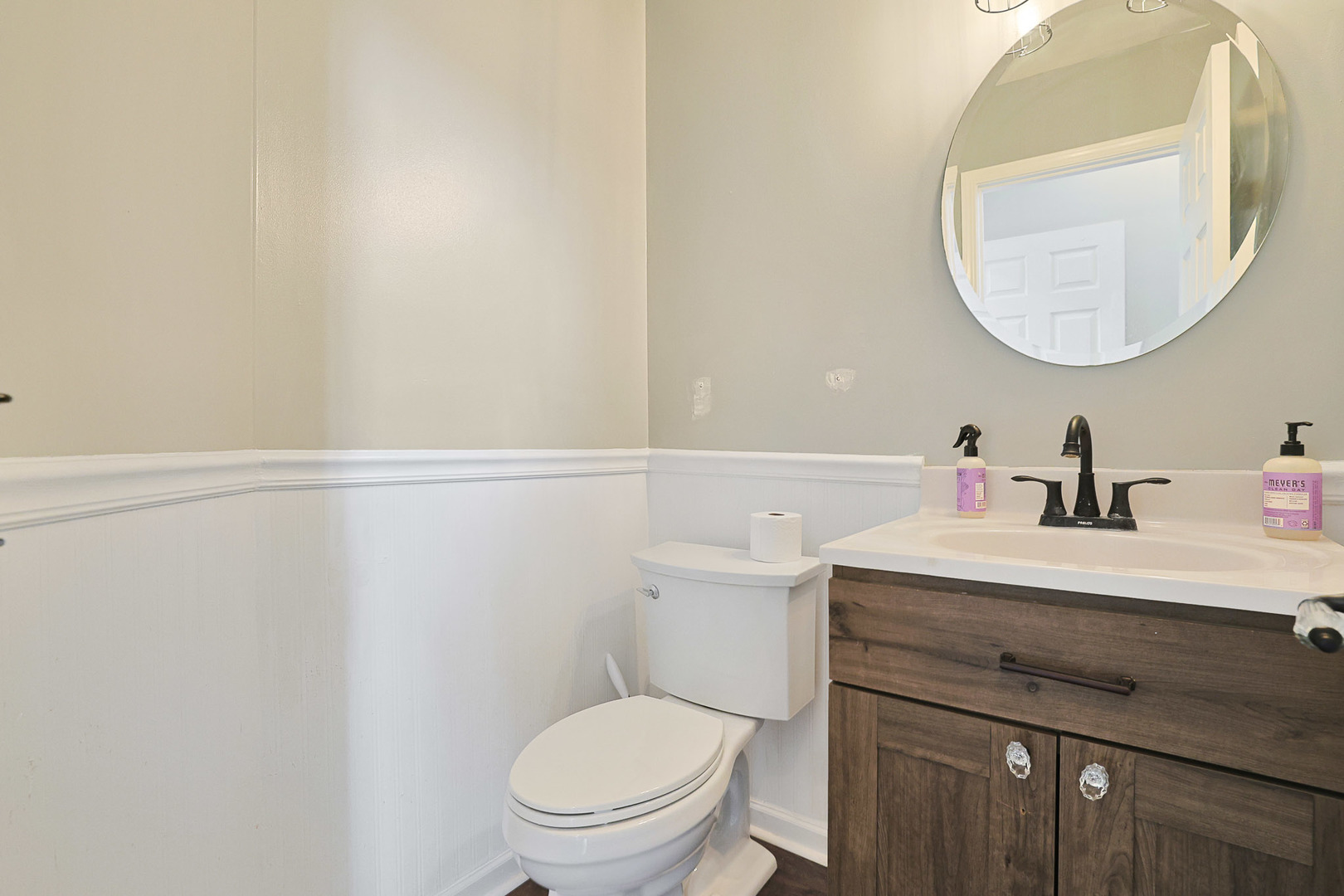 Round Lake, IL 60073