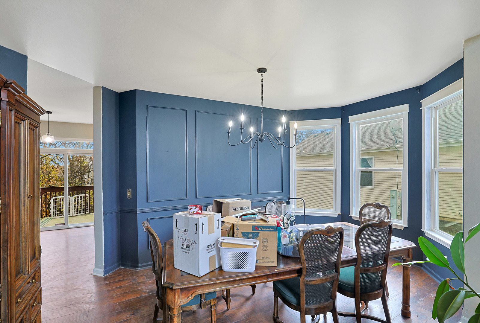 Round Lake, IL 60073