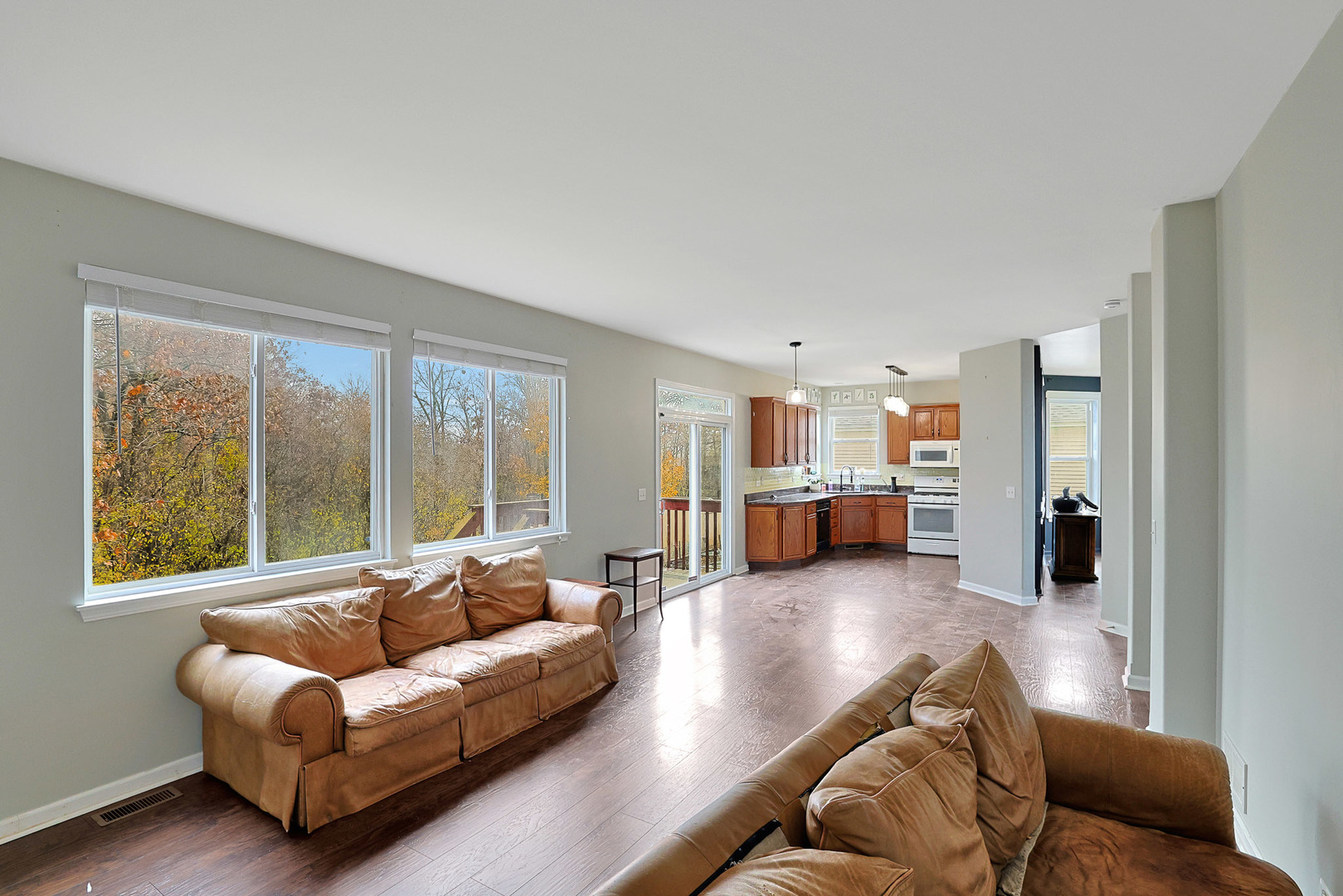 Round Lake, IL 60073