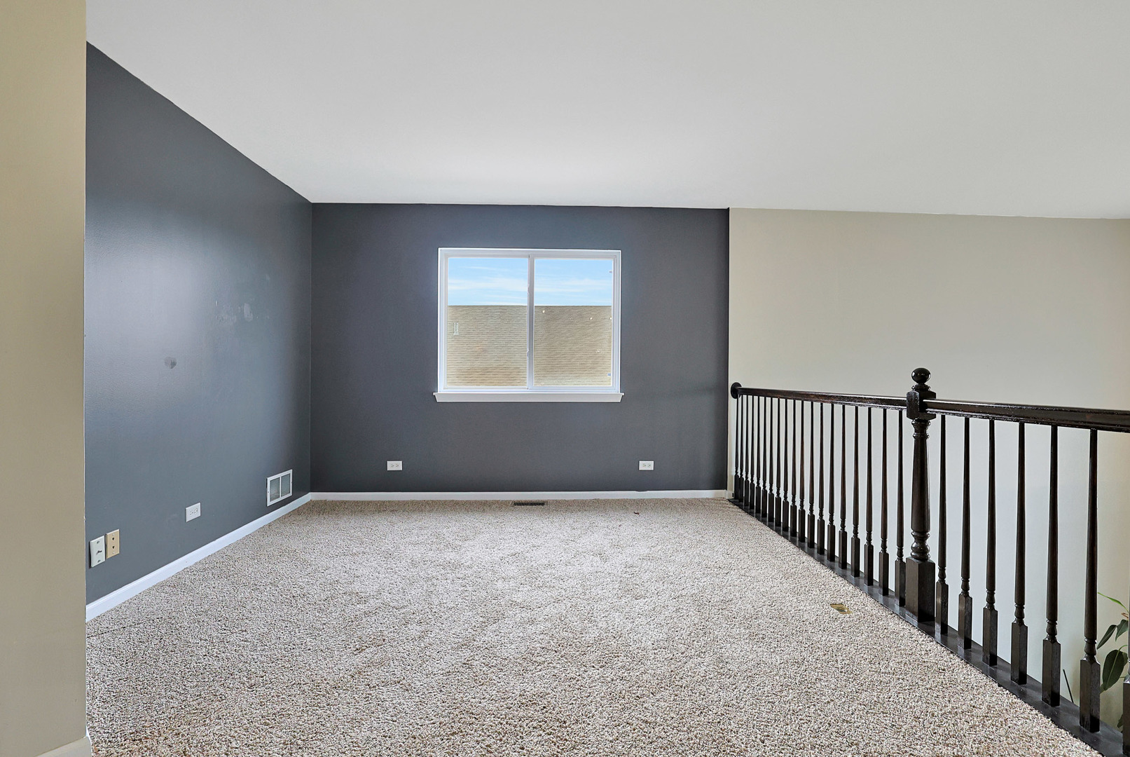 Round Lake, IL 60073