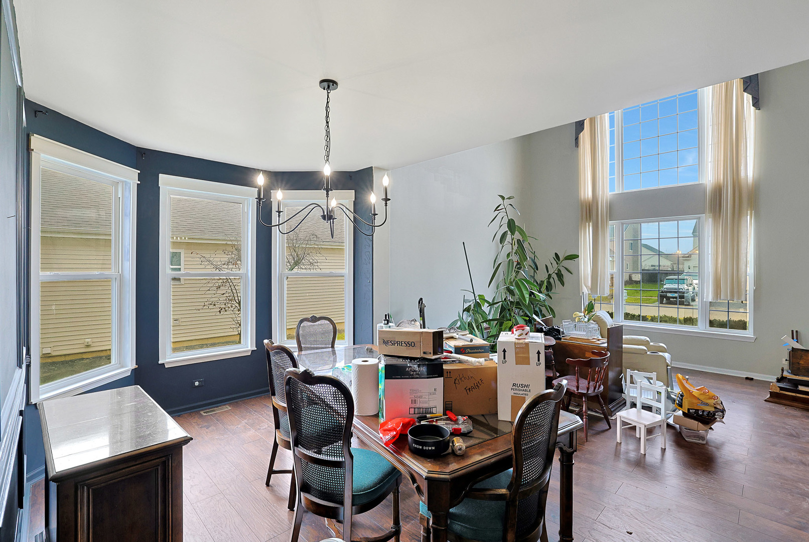 Round Lake, IL 60073