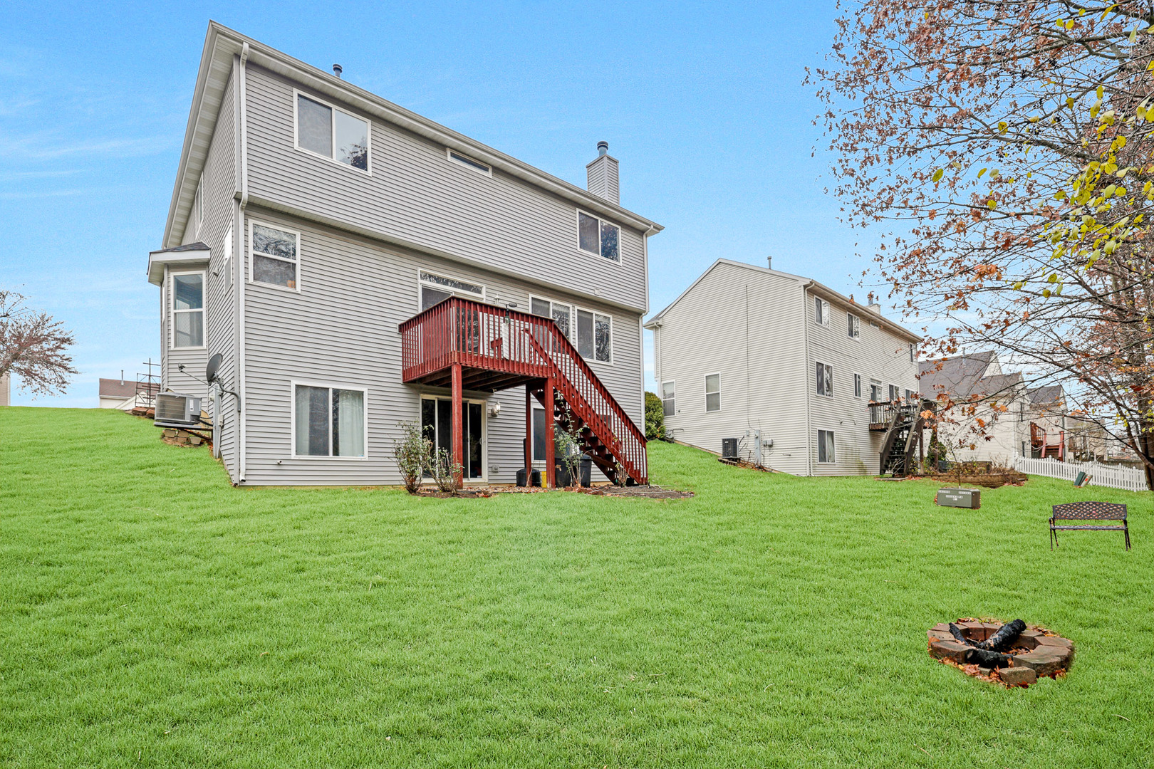 Round Lake, IL 60073