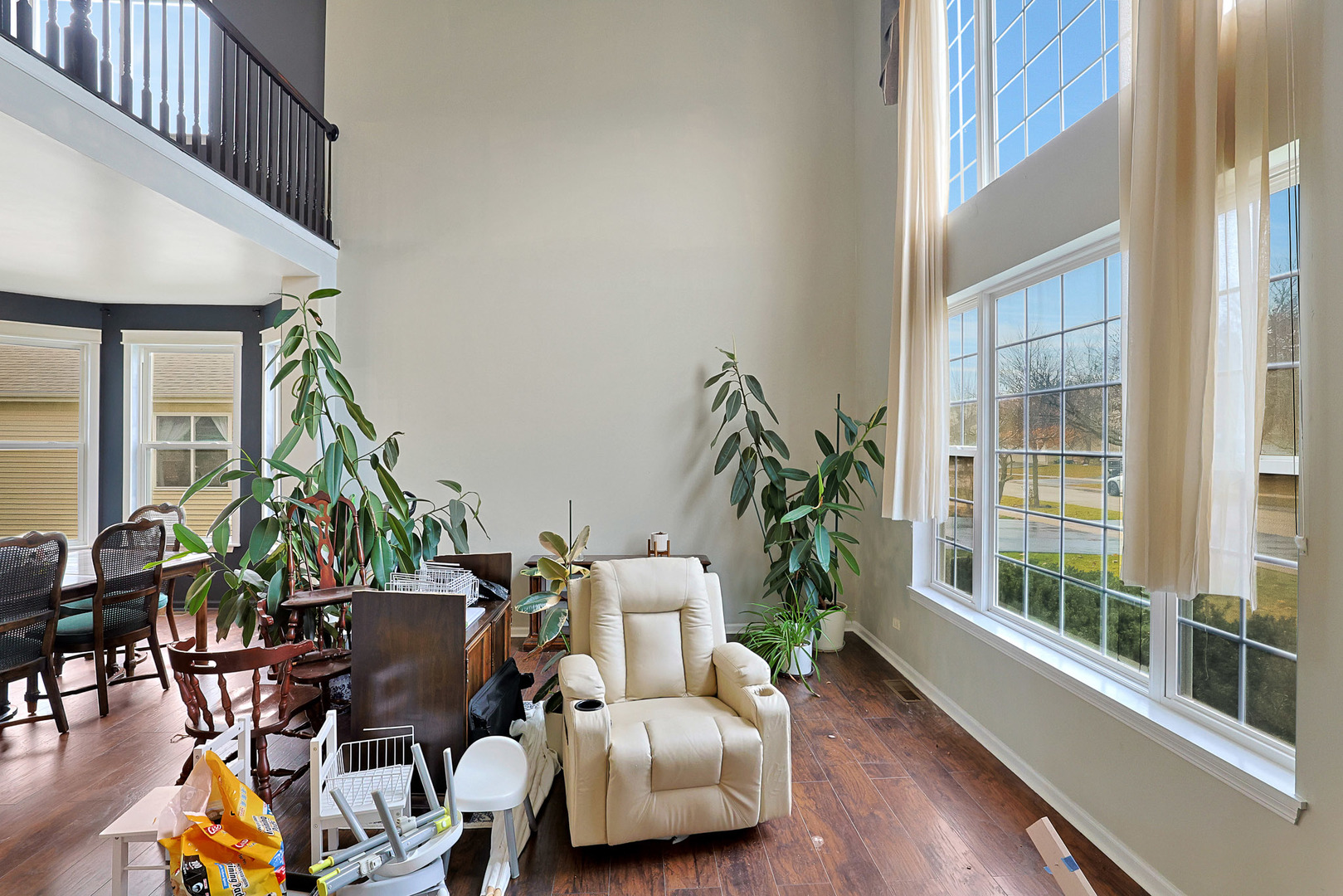 Round Lake, IL 60073