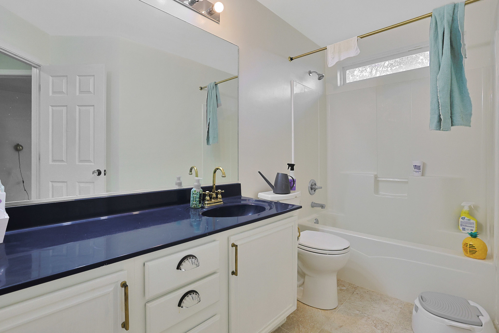 Round Lake, IL 60073