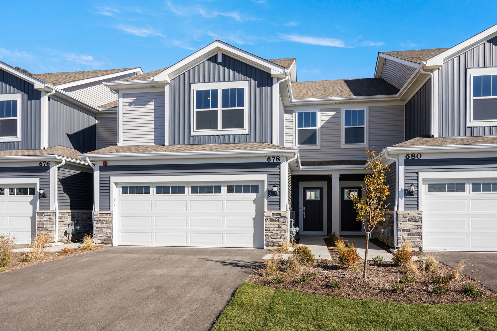 678 Cassia Court, Crystal Lake, IL 60012