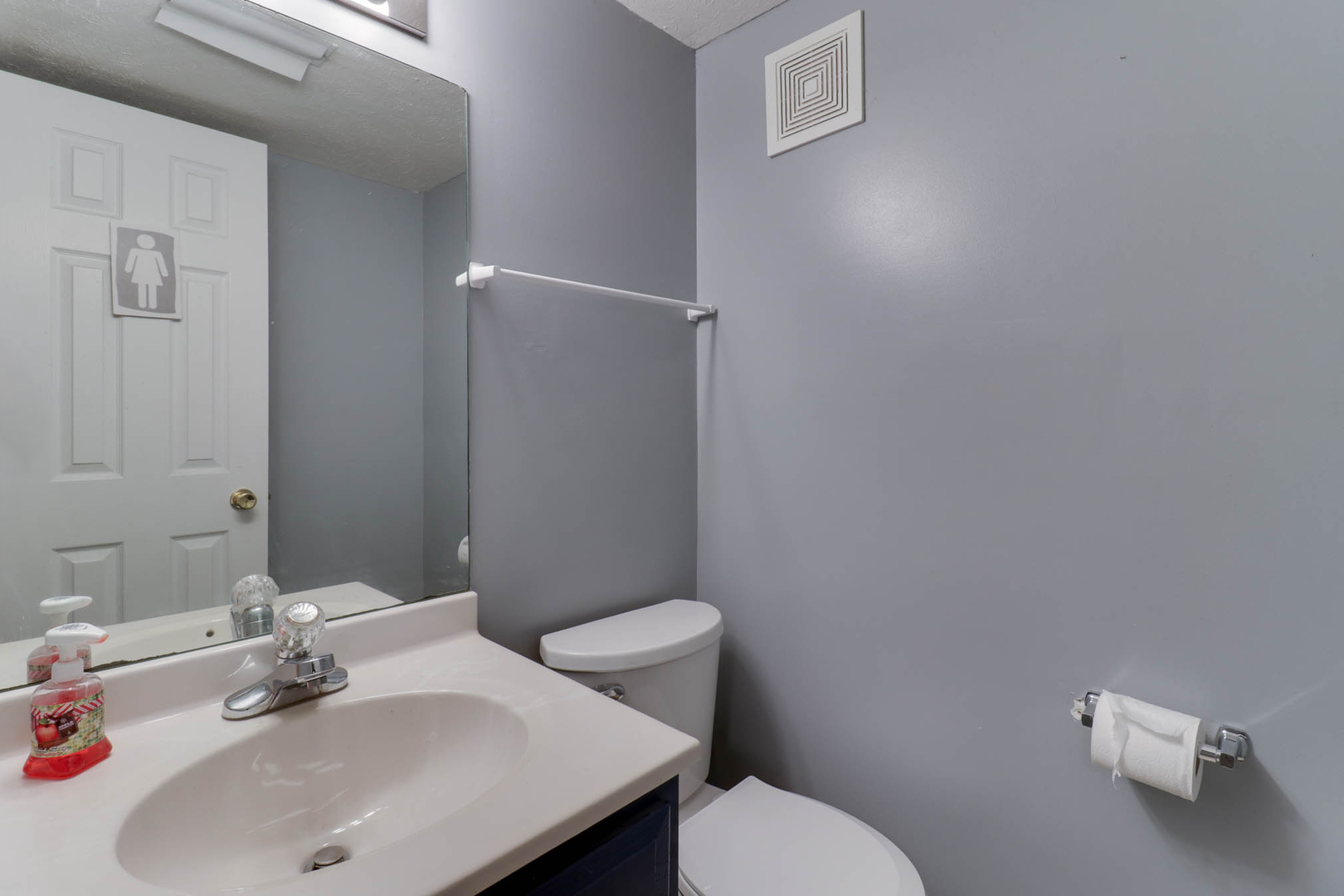 1121 Doral Drive, Bloomington, IL 61701