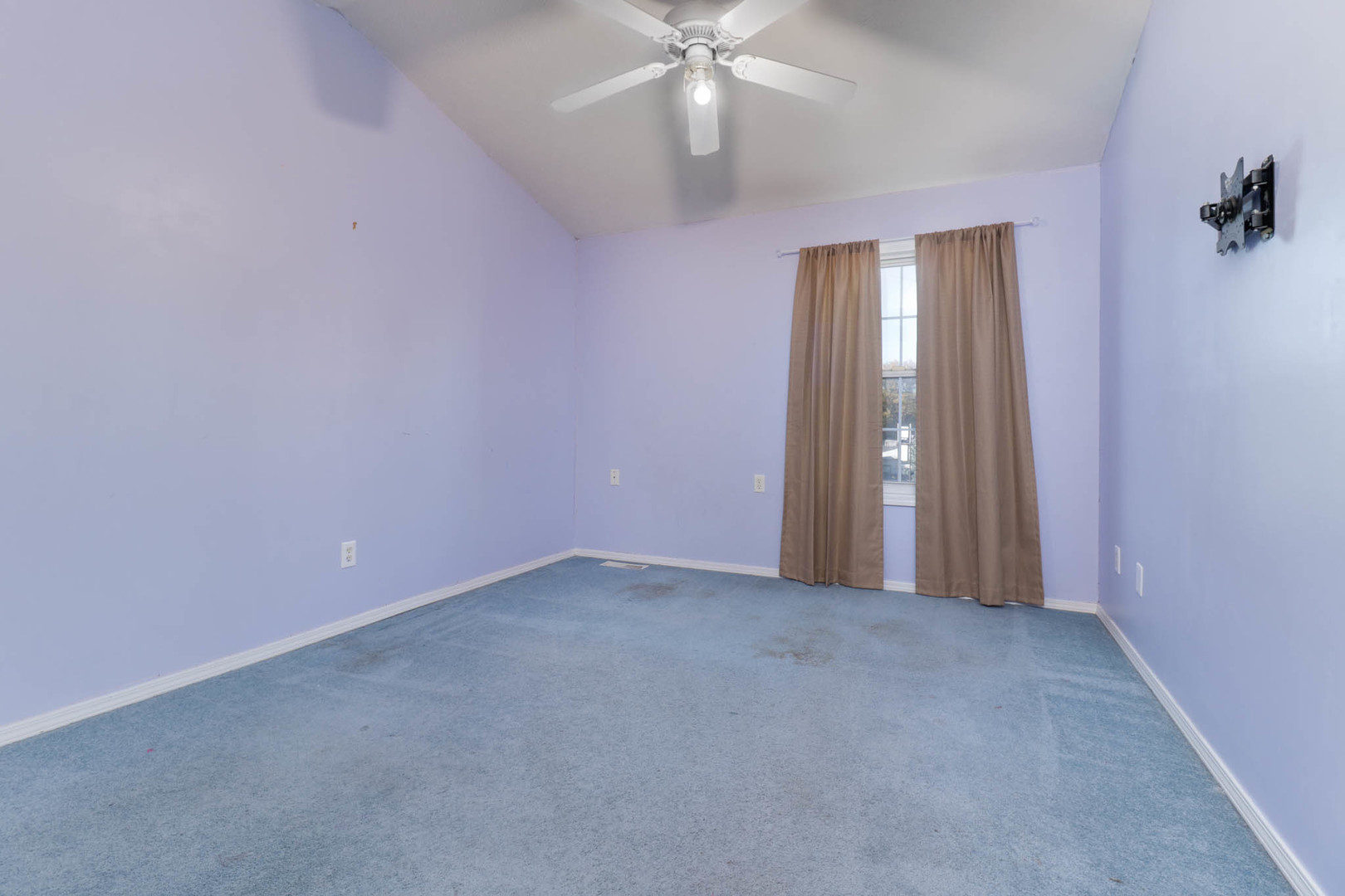 1121 Doral Drive, Bloomington, IL 61701