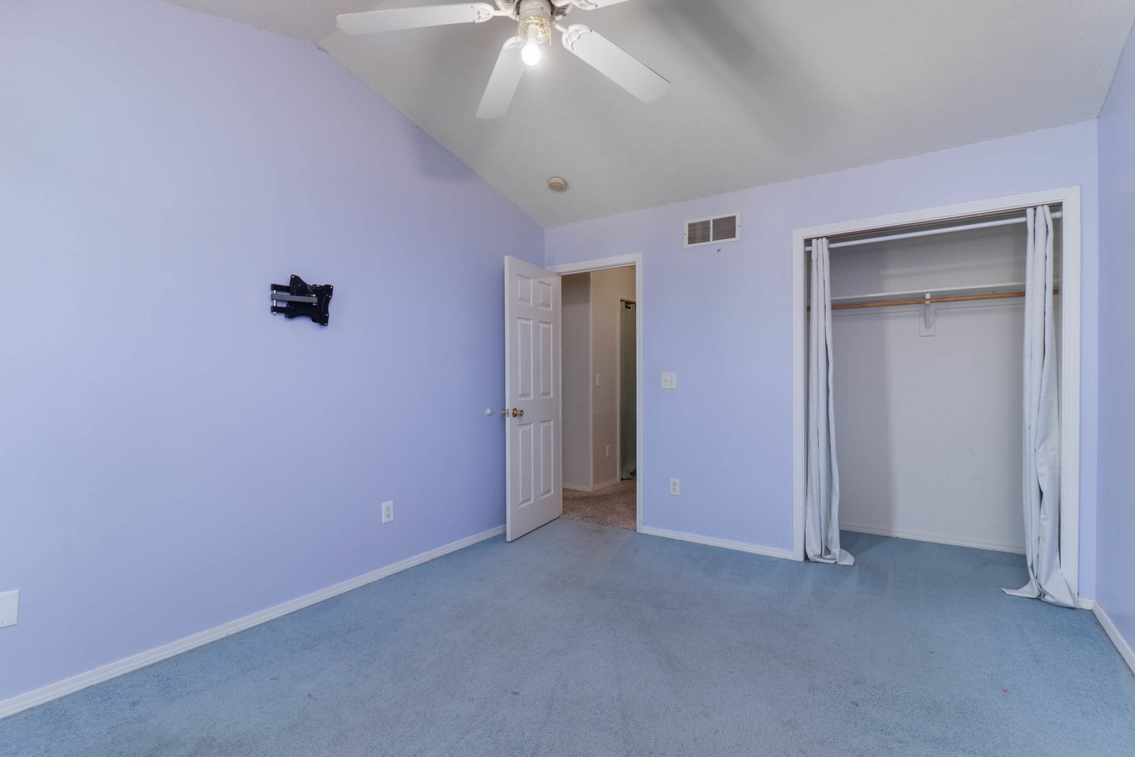 1121 Doral Drive, Bloomington, IL 61701