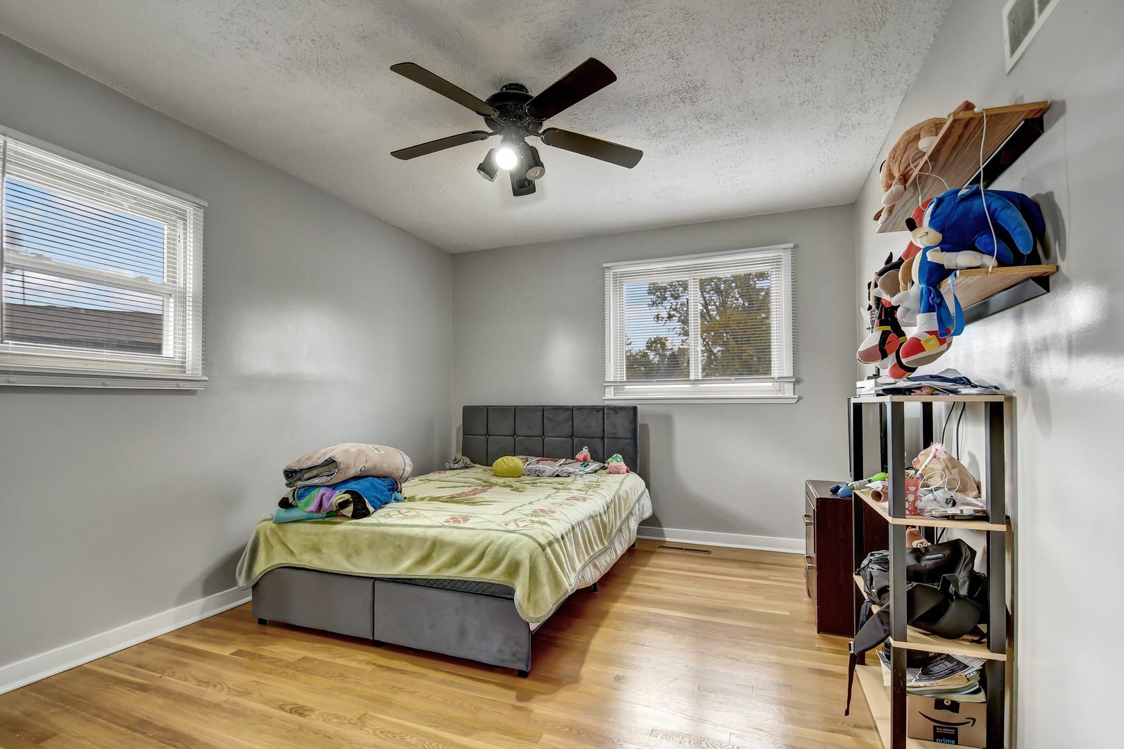 15251 Colina Avenue, Oak Forest, IL 60452