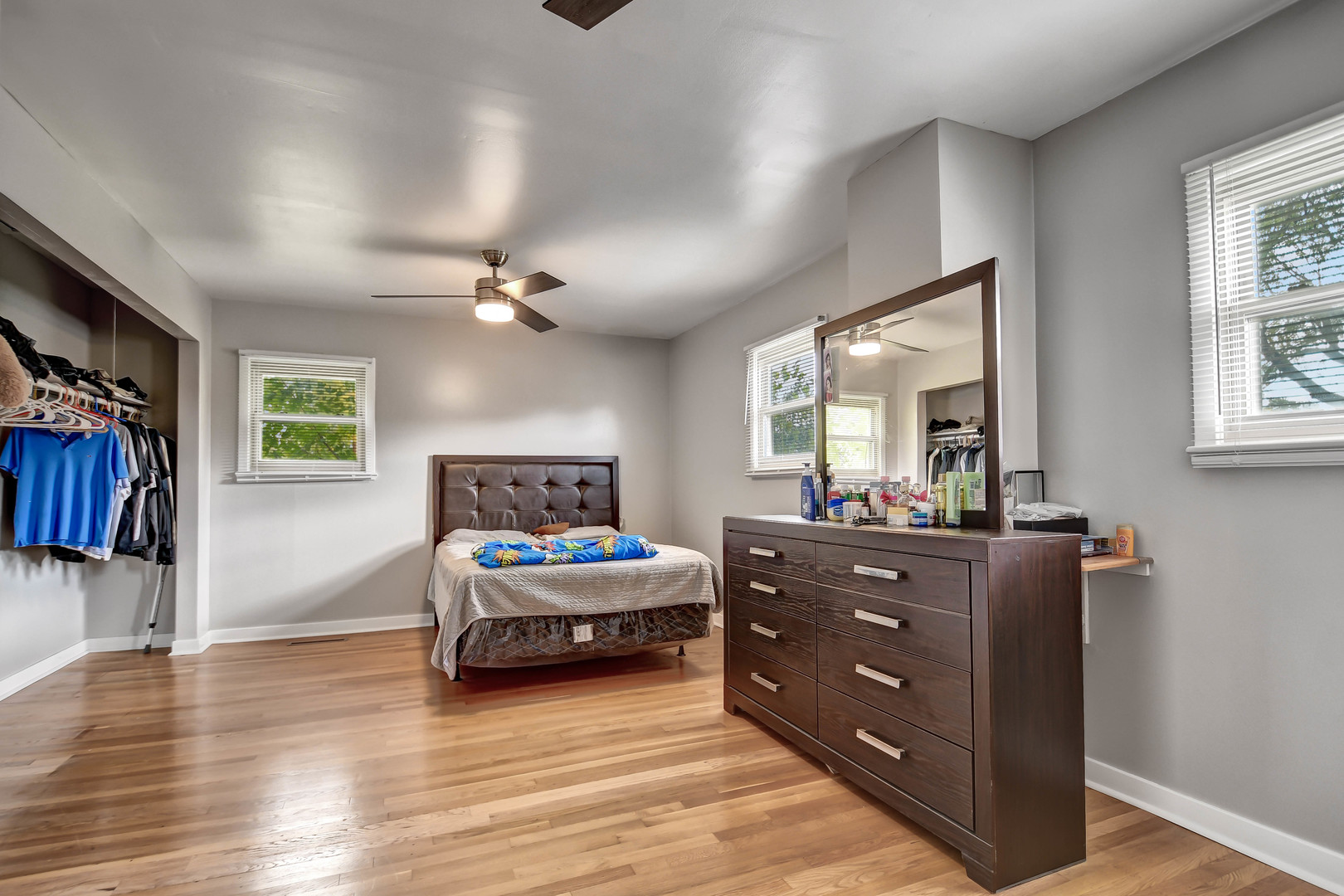 15251 Colina Avenue, Oak Forest, IL 60452