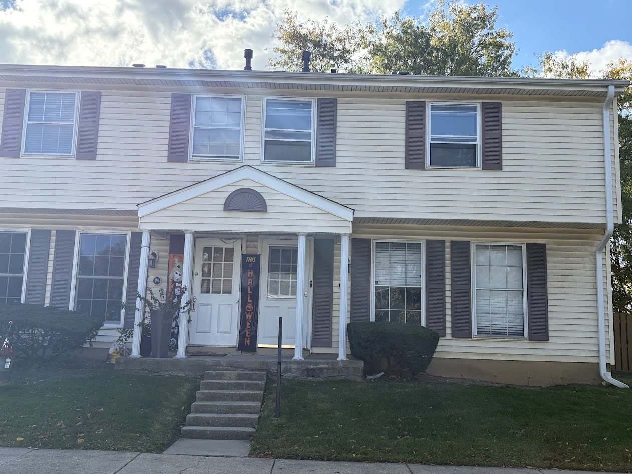 4W Fernwood Drive, Bolingbrook, IL 60440