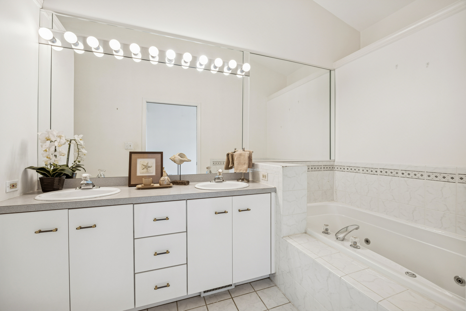 8622 KENDALL Lane, Orland Park, IL 60462