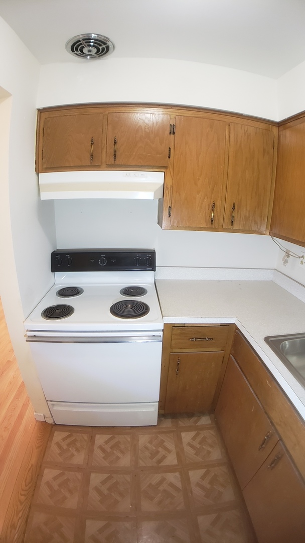 336 Lathrop Avenue #306, Forest Park, IL 60130