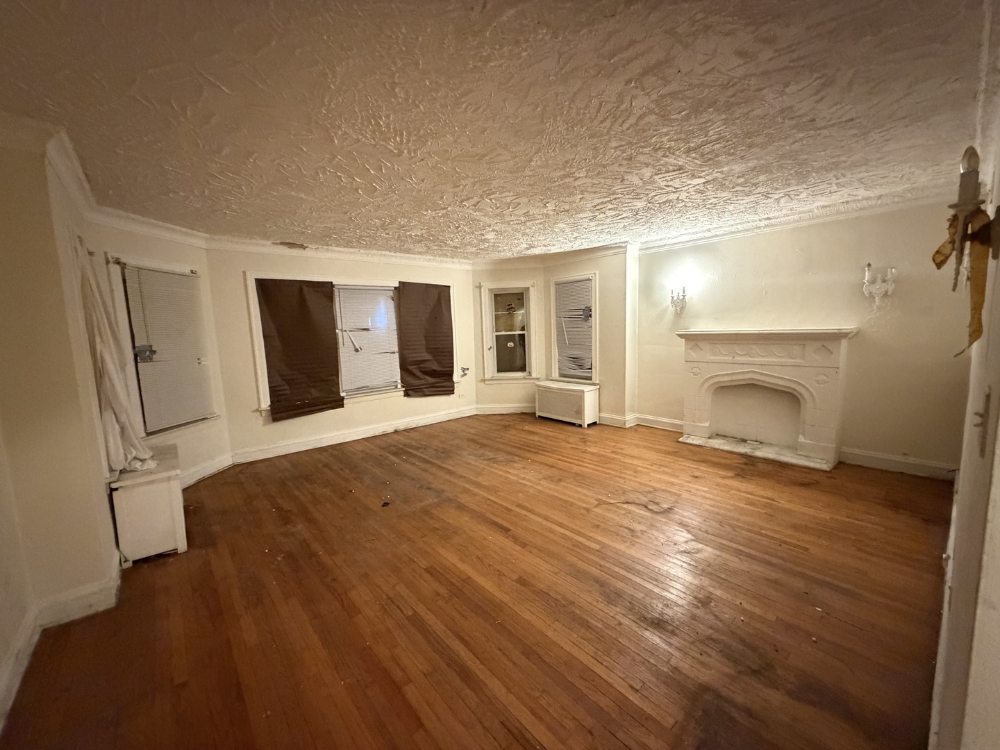 7816 S Phillips Avenue, Chicago, IL 60649