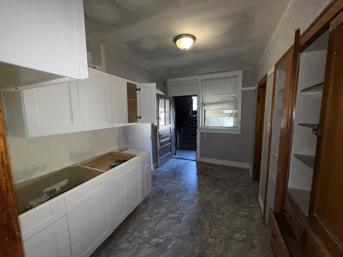 7816 S Phillips Avenue, Chicago, IL 60649