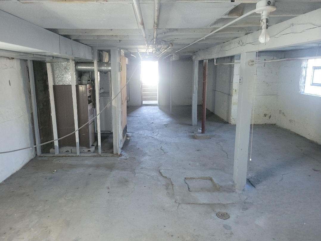 2100 S 14th Avenue, Broadview, IL 60155