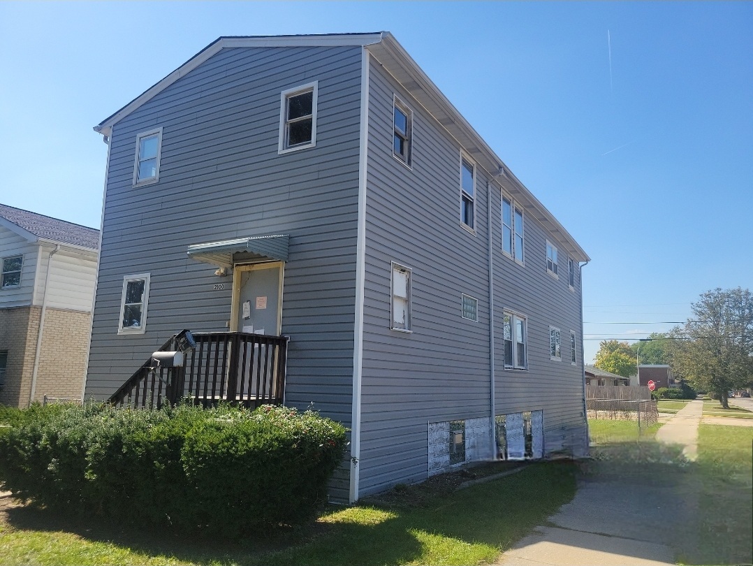 2100 S 14th Avenue, Broadview, IL 60155