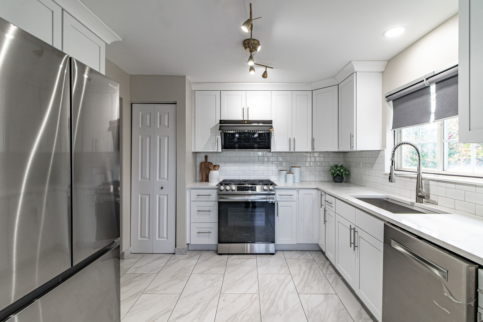 2005 CAMBRIA Court, Northbrook, IL 60062