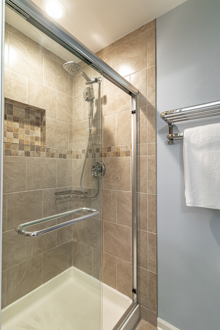 2005 CAMBRIA Court, Northbrook, IL 60062