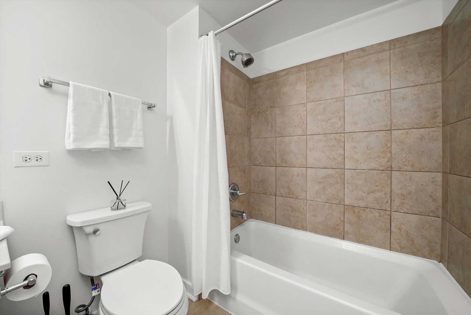 50 E 16th Street #411, Chicago, IL 60616