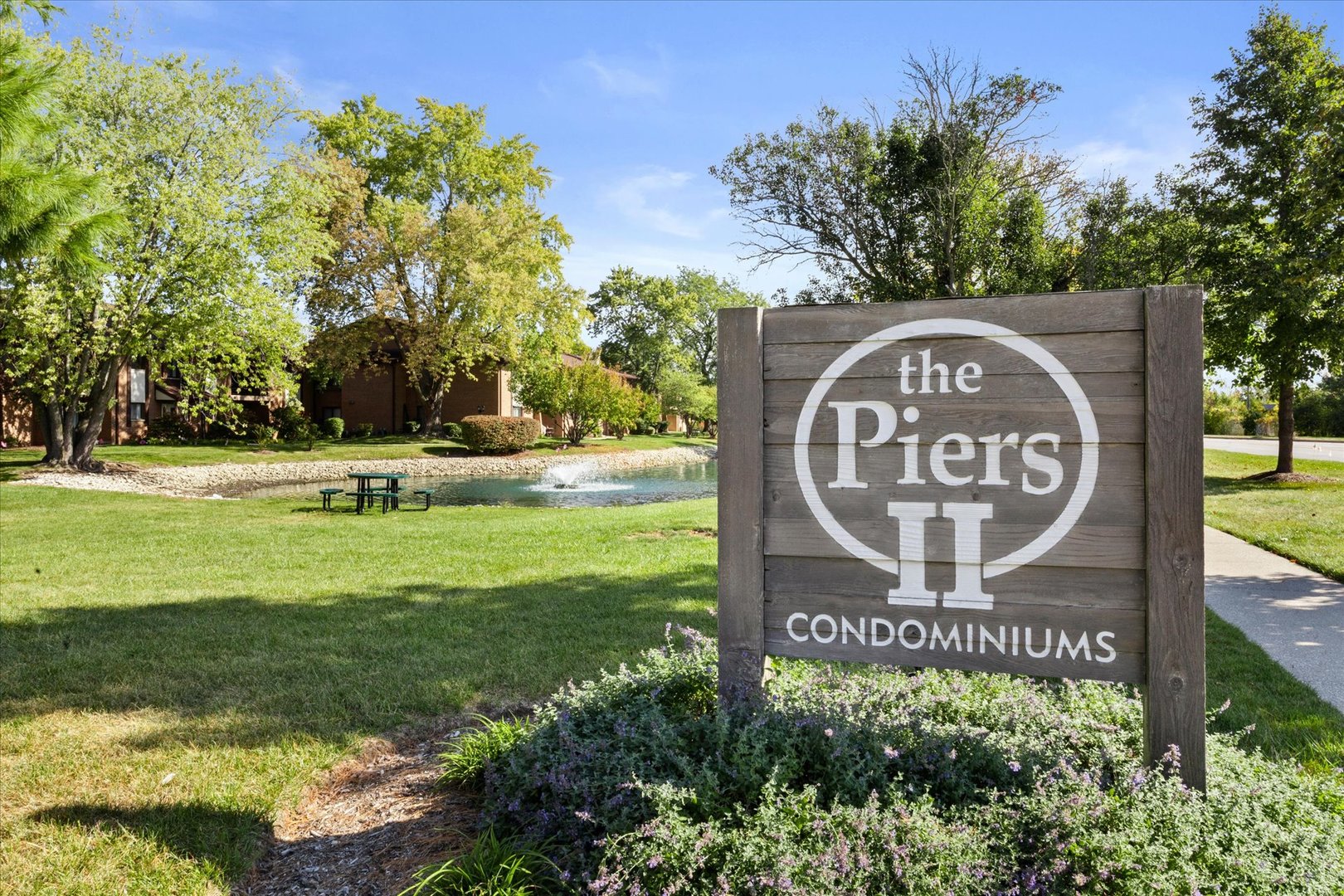 2220 Wharf Drive #1906, Woodridge, IL 60517