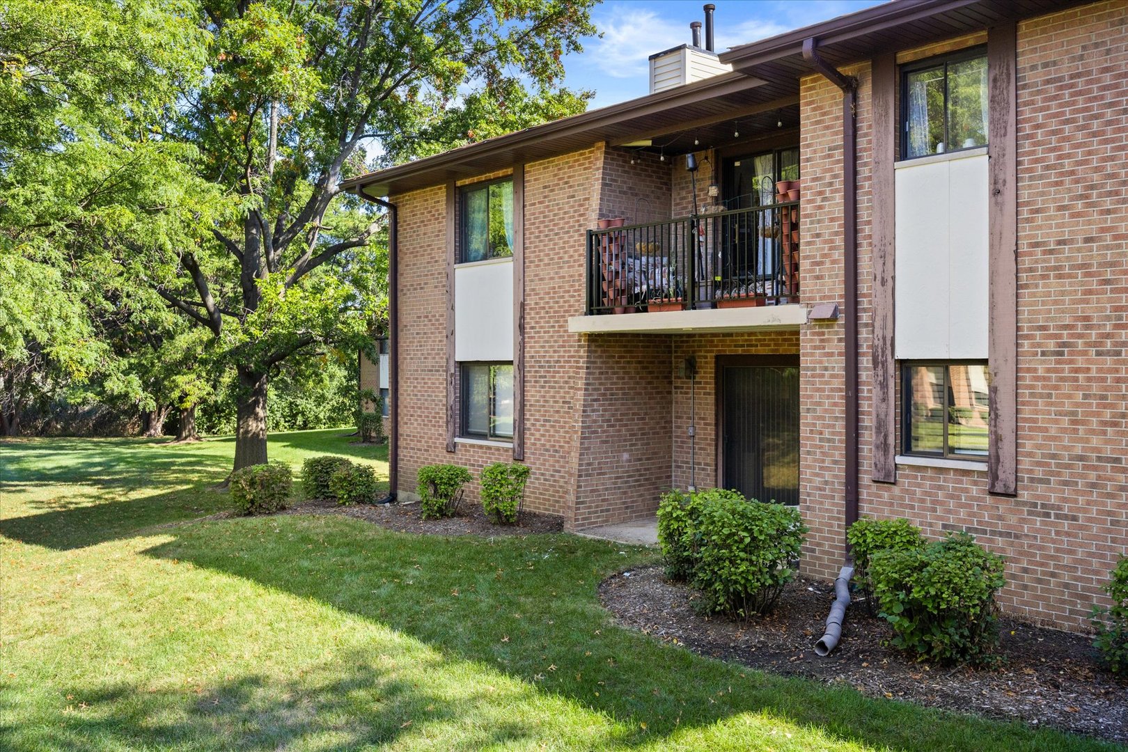 2220 Wharf Drive #1906, Woodridge, IL 60517