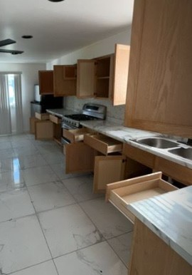 2810 Lexington Drive, Hazel Crest, IL 60429