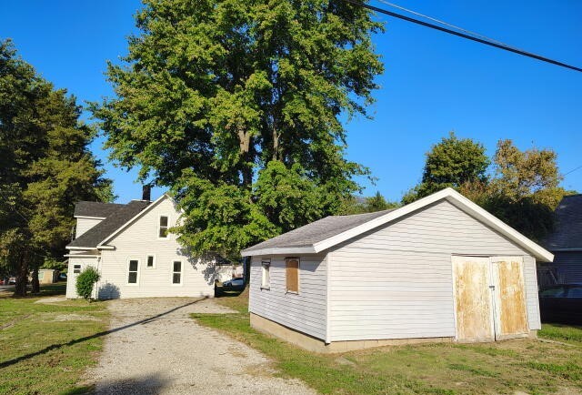 110 N 1st Street, Vandalia, IL 62471