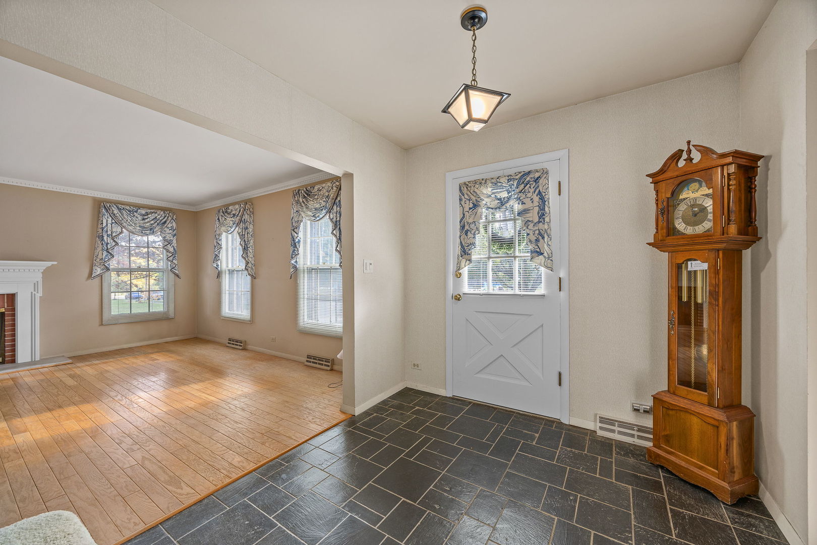 462 Fairview Avenue, Glen Ellyn, IL 60137