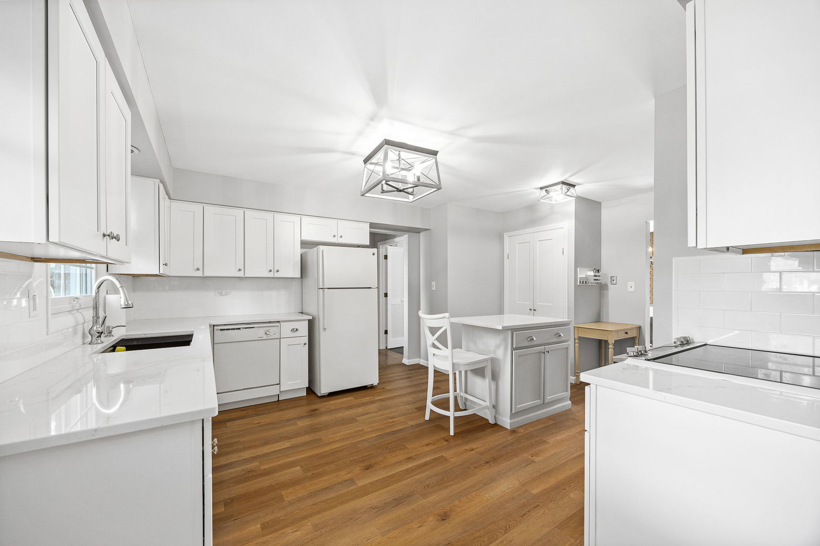 462 Fairview Avenue, Glen Ellyn, IL 60137