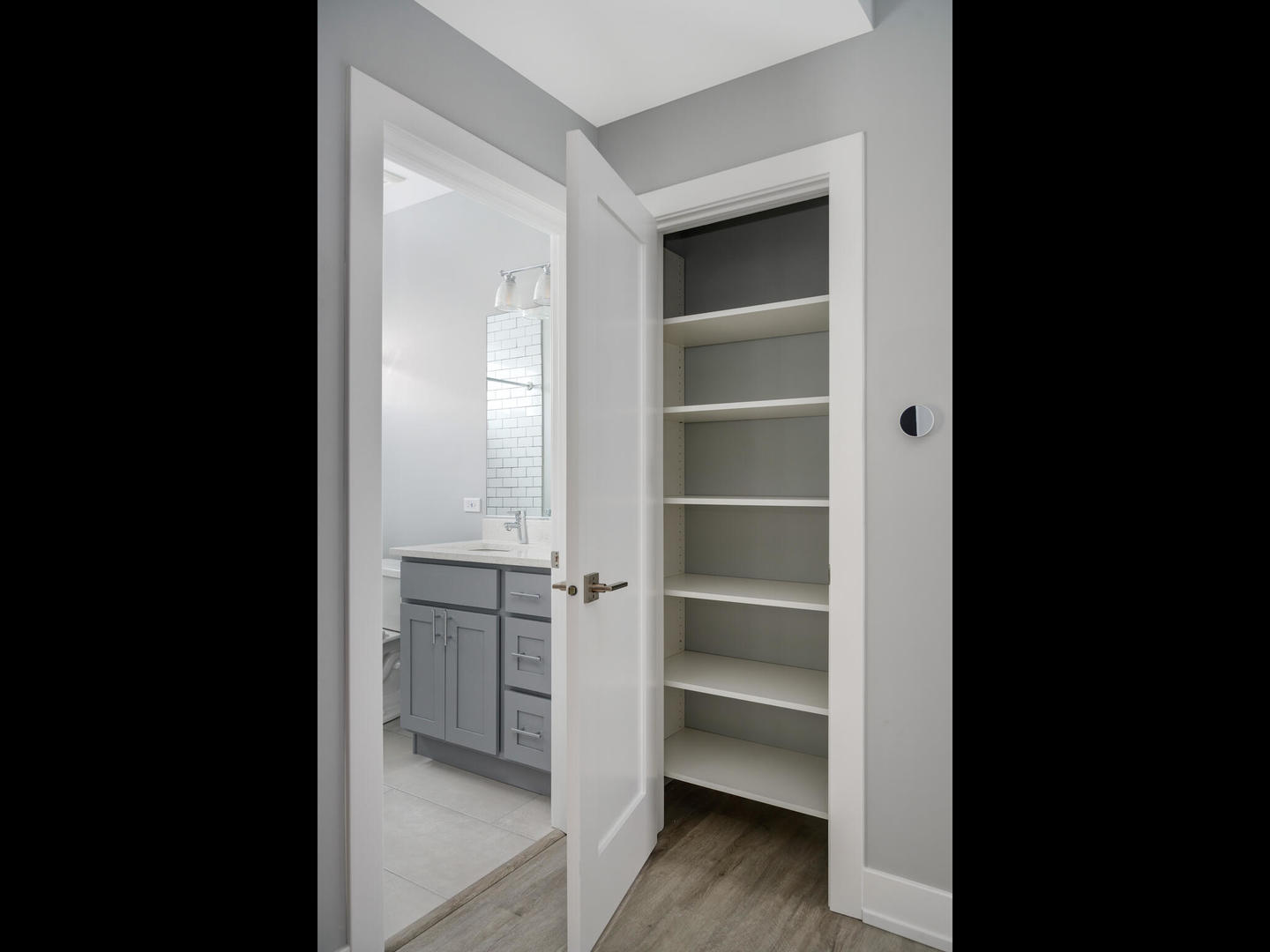 5528 W Gettysburg Street #1, Chicago, IL 60630