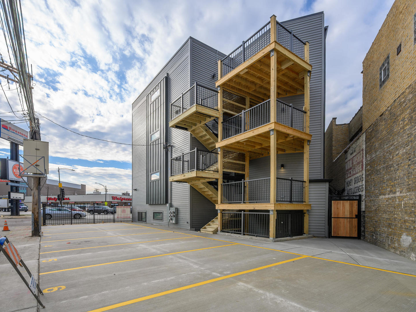 5528 W Gettysburg Street #1, Chicago, IL 60630