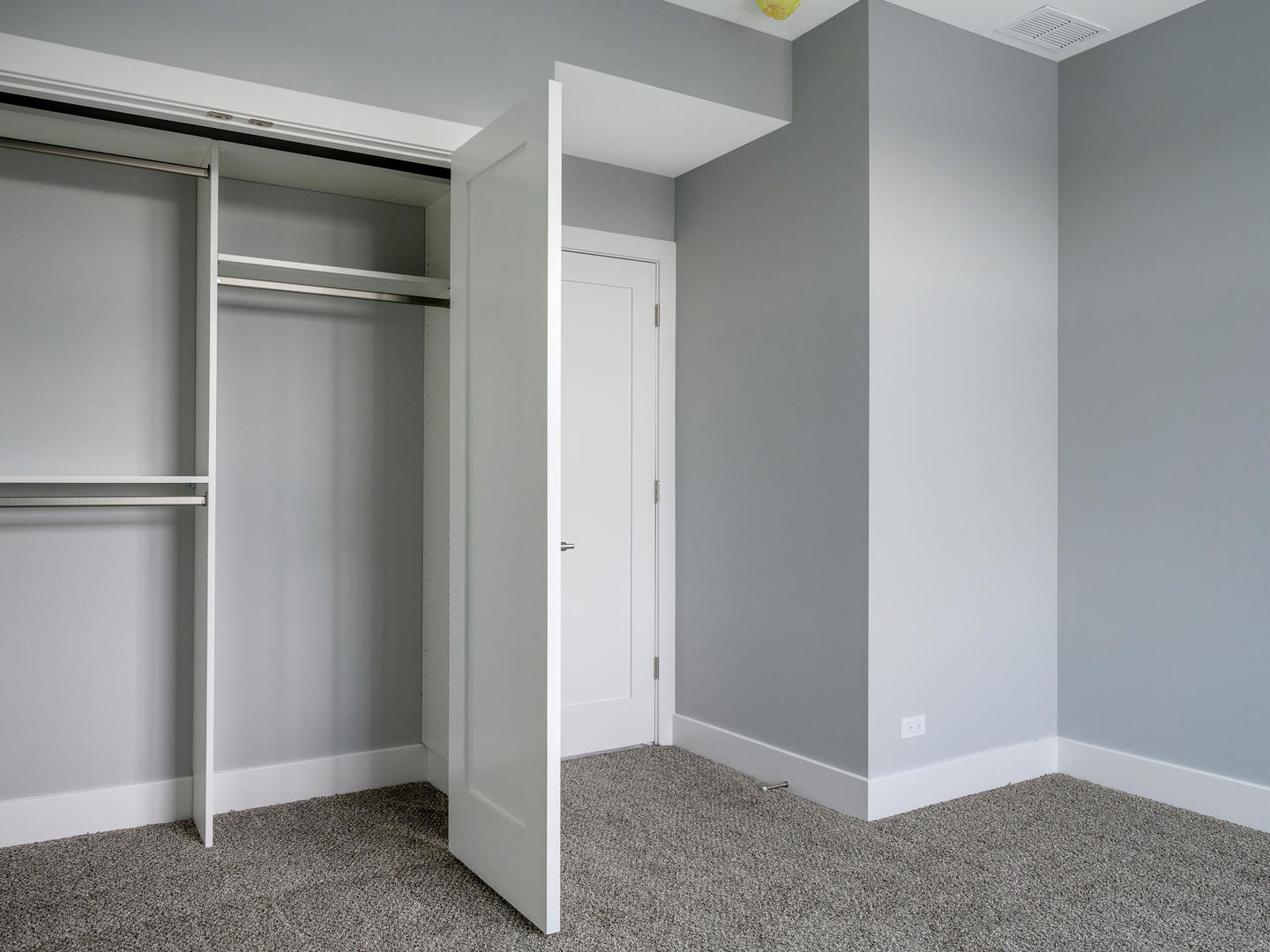 5528 W Gettysburg Street #1, Chicago, IL 60630