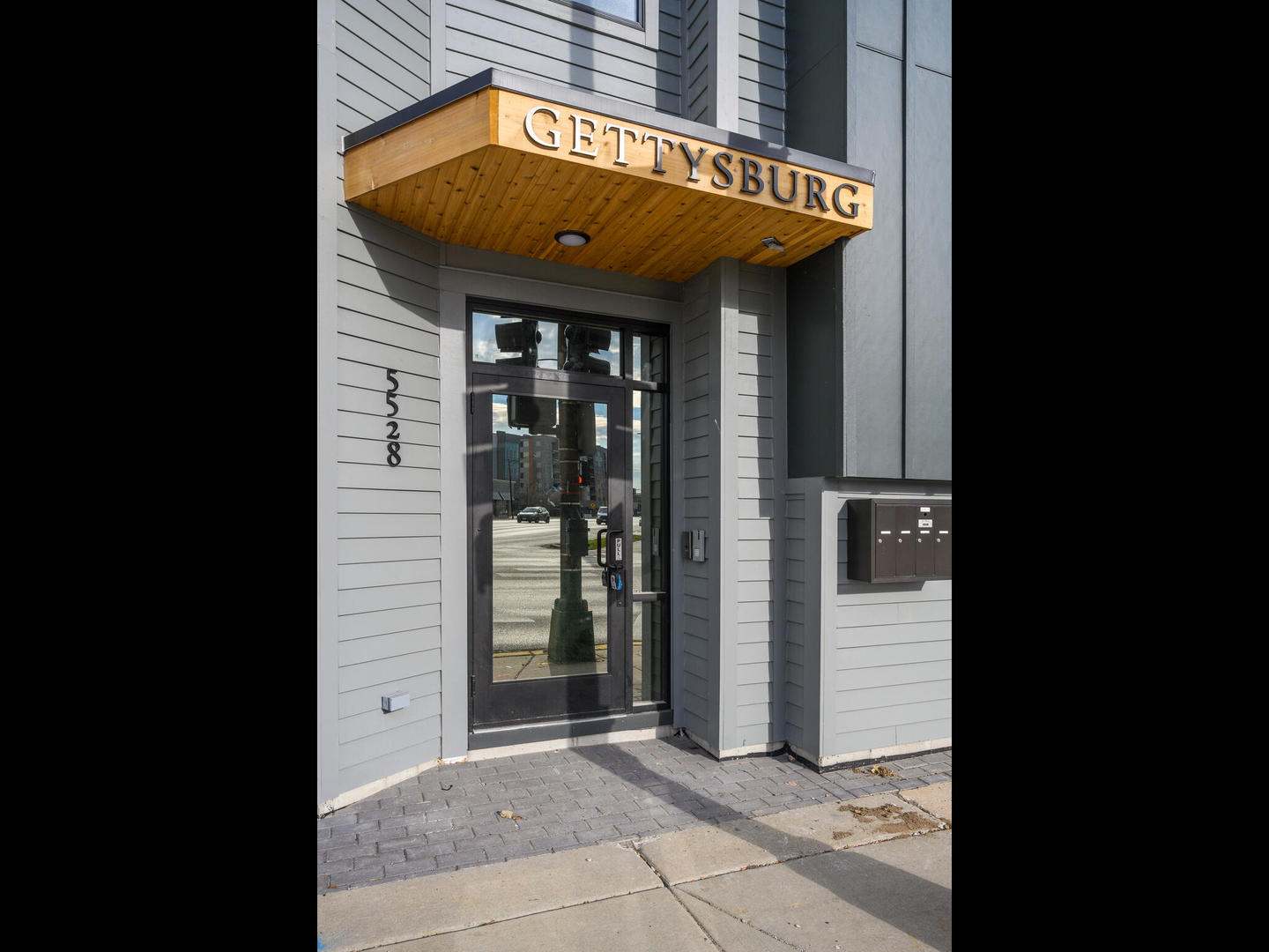 5528 W Gettysburg Street #1, Chicago, IL 60630