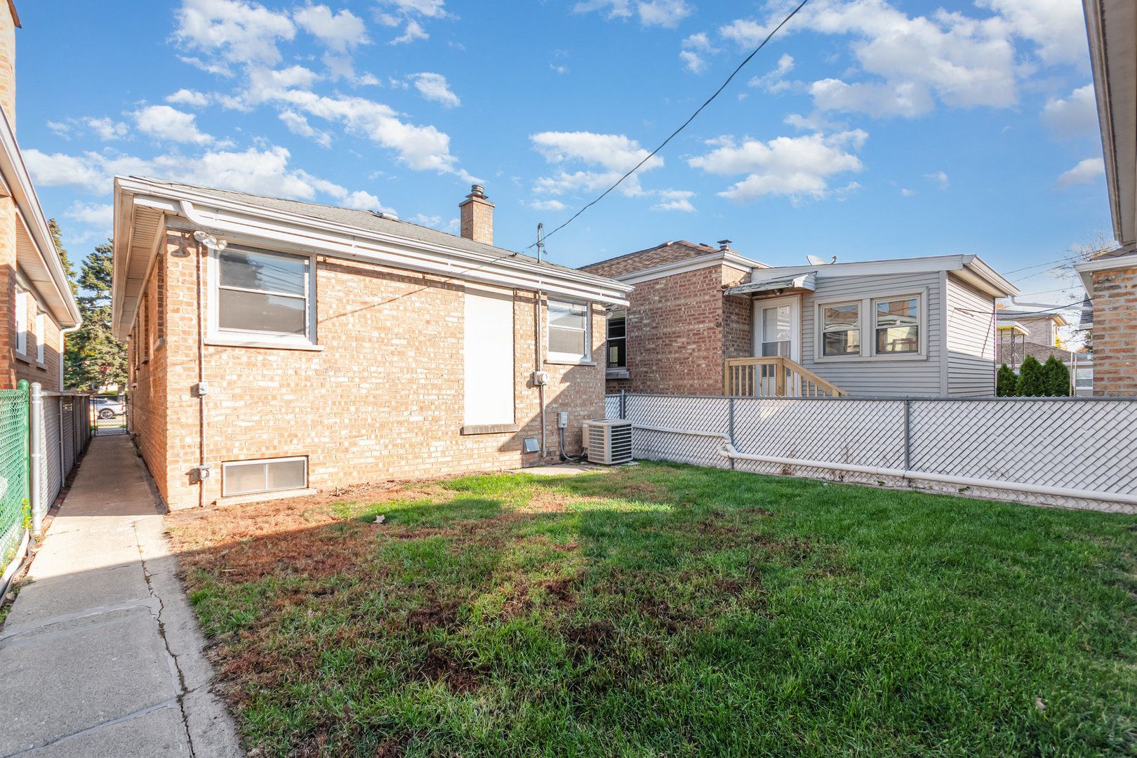 6953 W Montrose Avenue, Harwood Heights, IL 60706