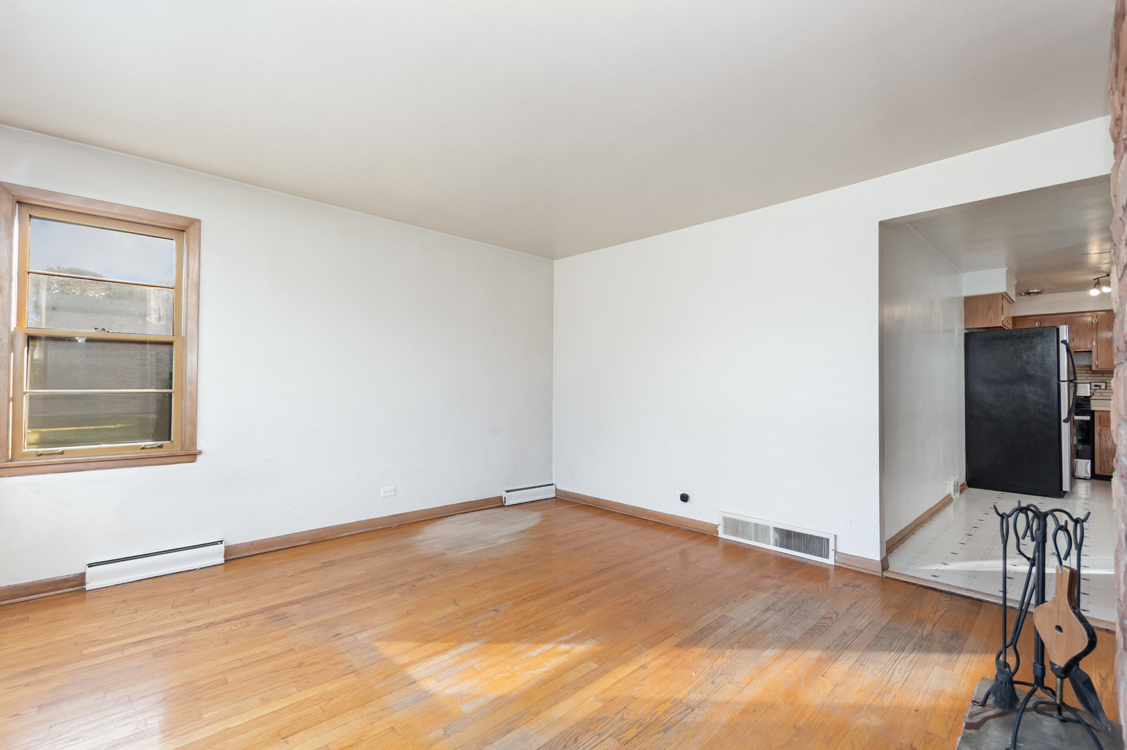 6953 W Montrose Avenue, Harwood Heights, IL 60706