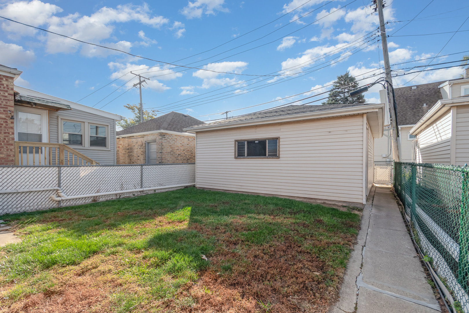 6953 W Montrose Avenue, Harwood Heights, IL 60706