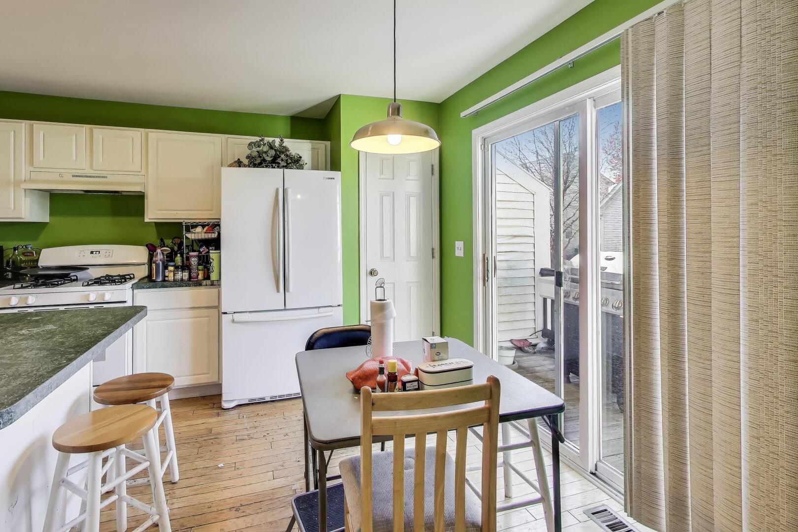 716 River Mill Parkway, Wheeling, IL 60090