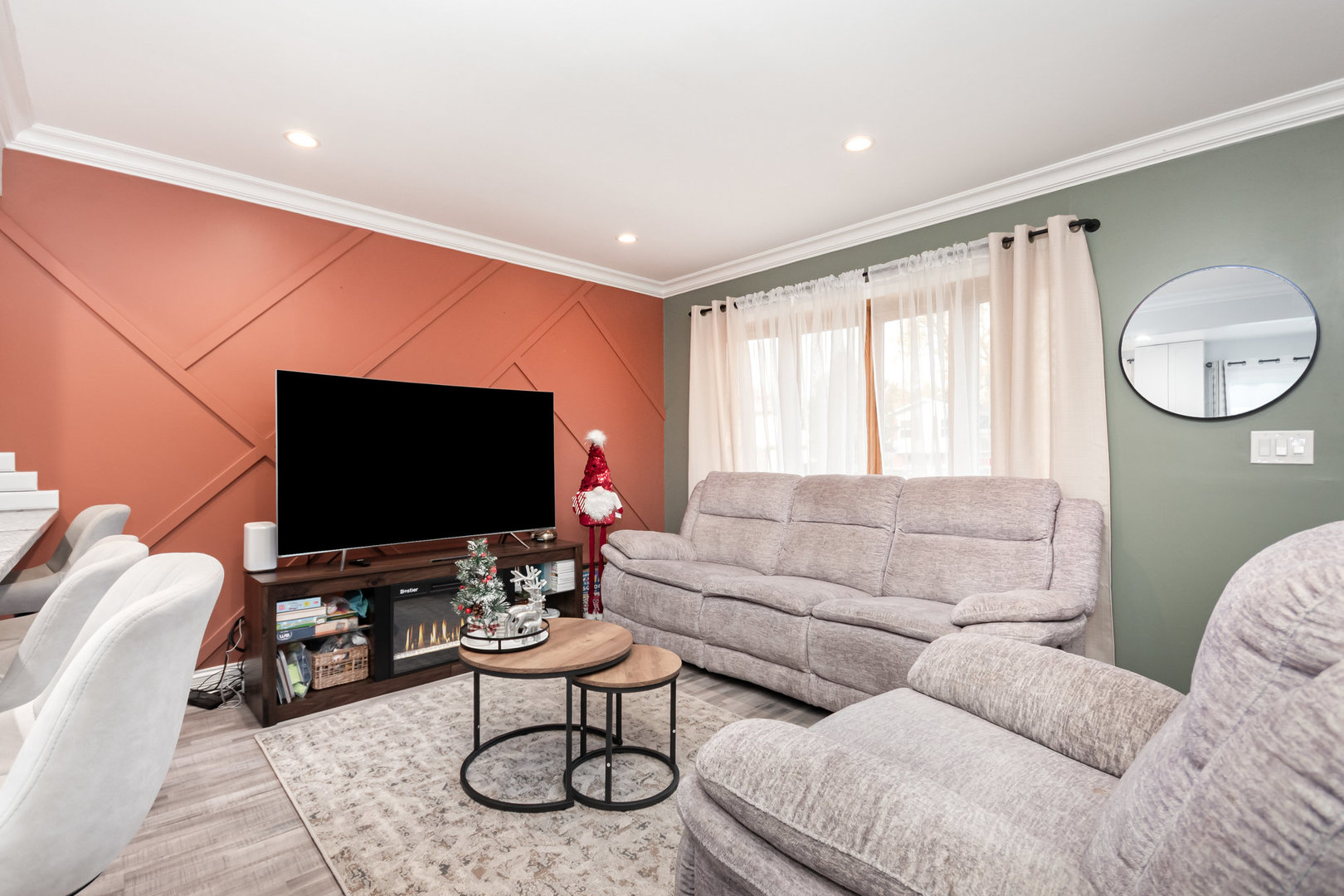 8177 Northway Drive, Hanover Park, IL 60133