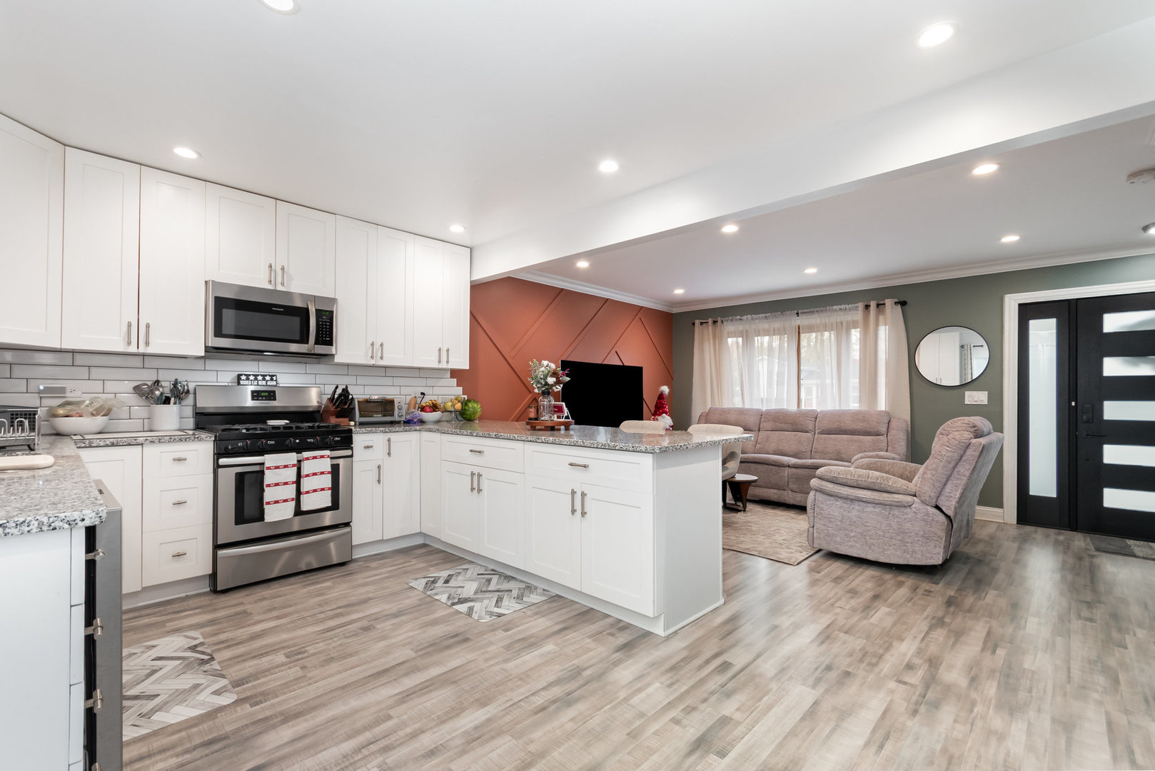 8177 Northway Drive, Hanover Park, IL 60133