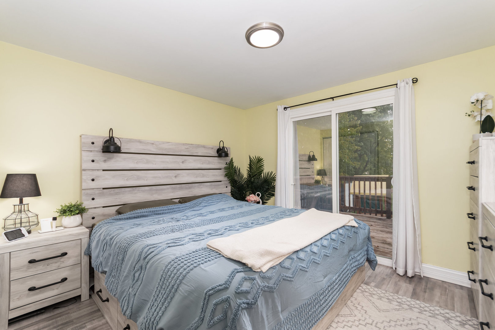 8177 Northway Drive, Hanover Park, IL 60133