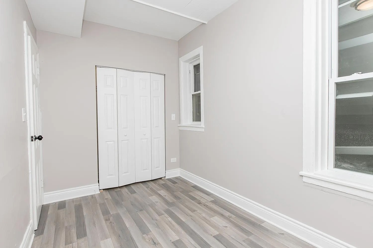 2934 N Sawyer Avenue, Chicago, IL 60618