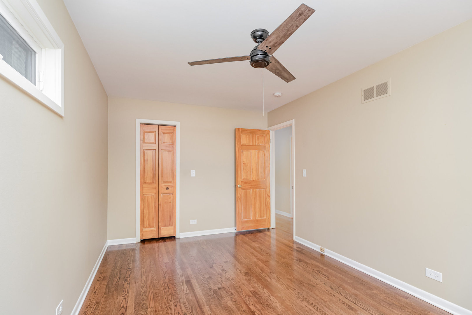 160 E Forest Lane, Palatine, IL 60067