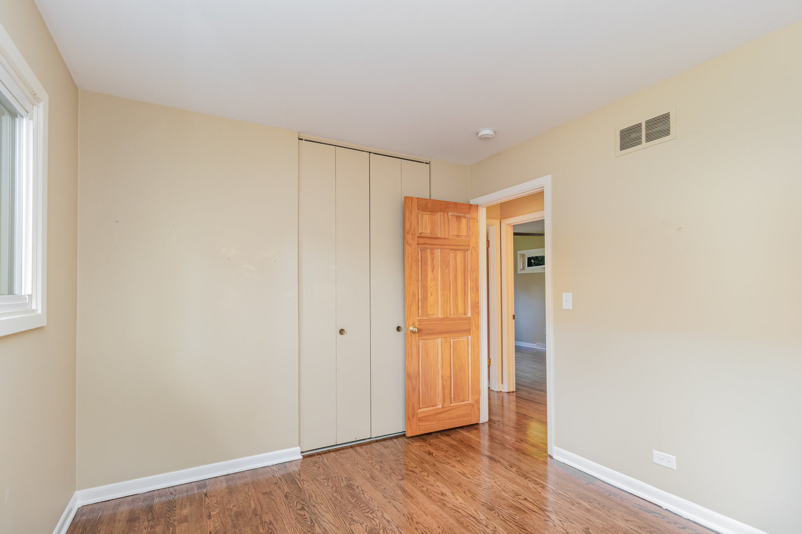 160 E Forest Lane, Palatine, IL 60067