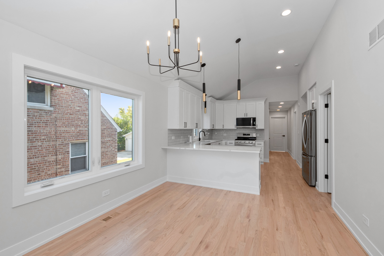 7311 W 58th Street, Summit, IL 60501