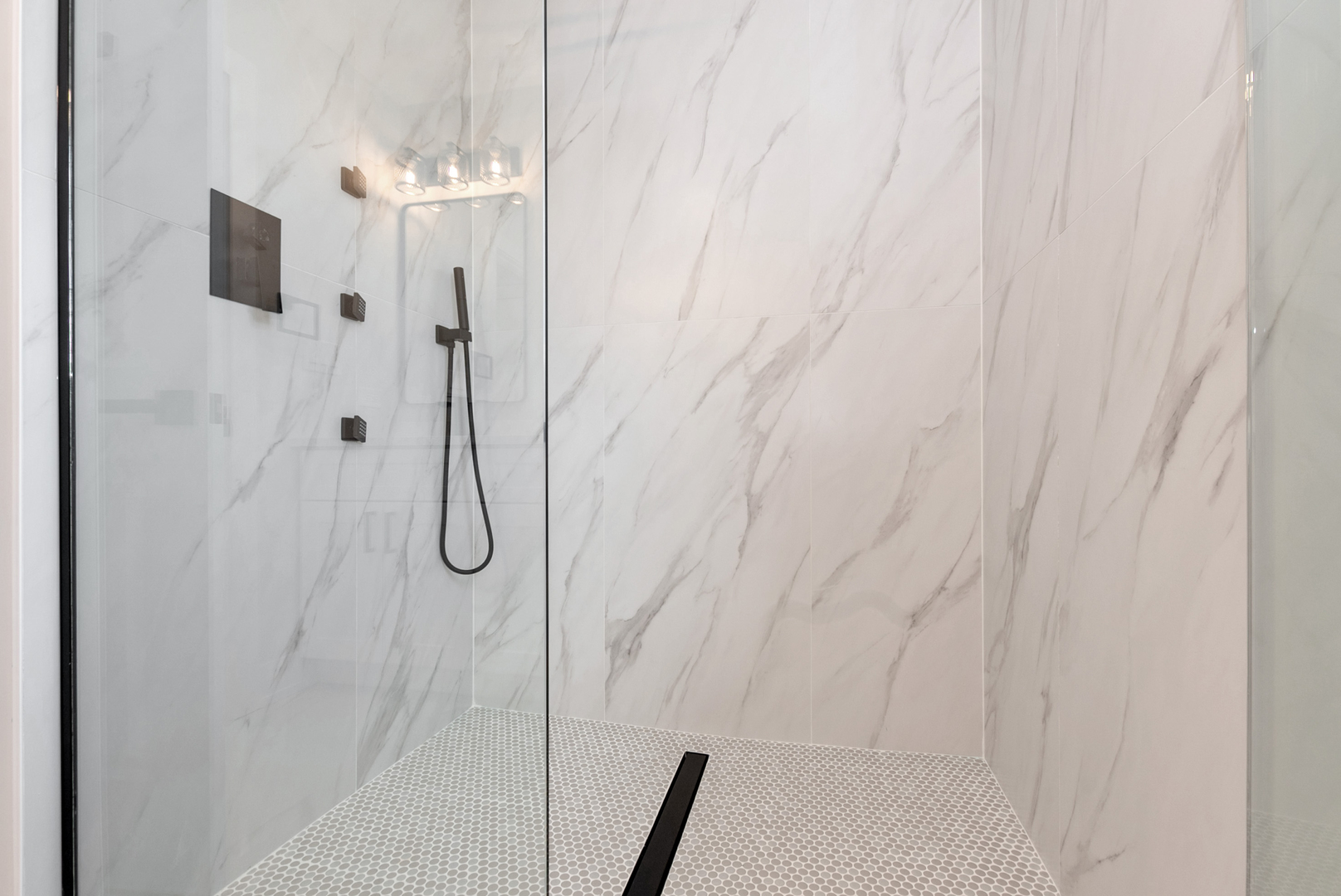 7311 W 58th Street, Summit, IL 60501